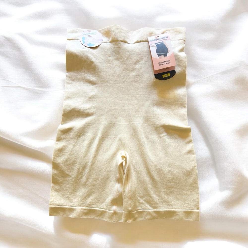 Shapermint Essentials Women's High Waisted Shaper Short Size M/L Ivory